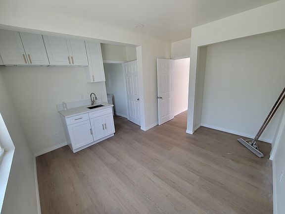 3rd image of 511.5 W 82nd St #C