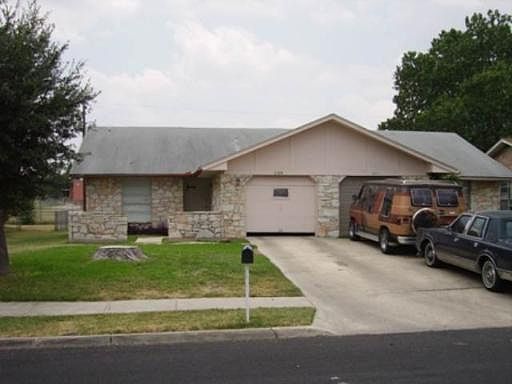 3rd image of 2109-2111 DARWIN DR