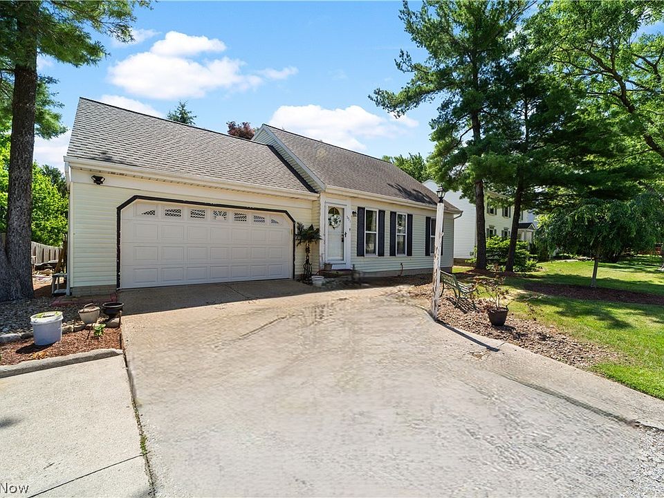 1st image of 551 Carolyn Dr