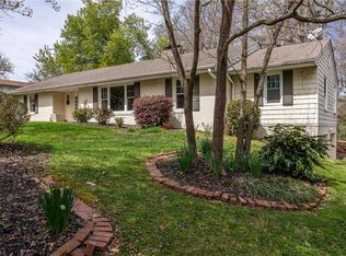 900 Quaker Ln, High Point, NC 27262