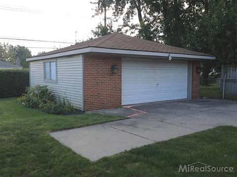 3rd image of 31420 Gardendale Dr