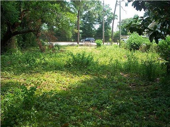 2nd image of 3882 Barrancas Ave