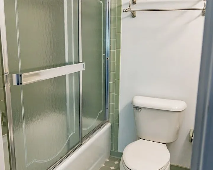 817 Botetourt Gdns — Photo 33
