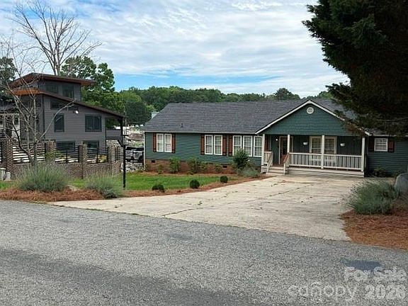 3rd image of 7858 Blackwood Rd
