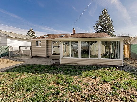 4th image of 6652 Balsam Dr