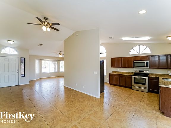 3rd image of 9741 N Camino Del Fierro