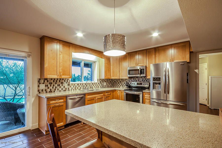 2nd image of 2330 N Tanque Verde Cir