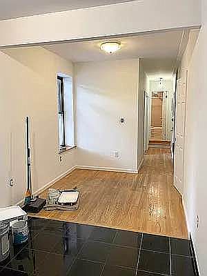 4th image of 698 Amsterdam Ave #3S