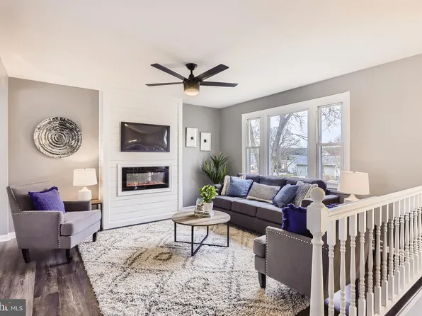 8089 Forest Glen Dr, Pasadena, MD 21122