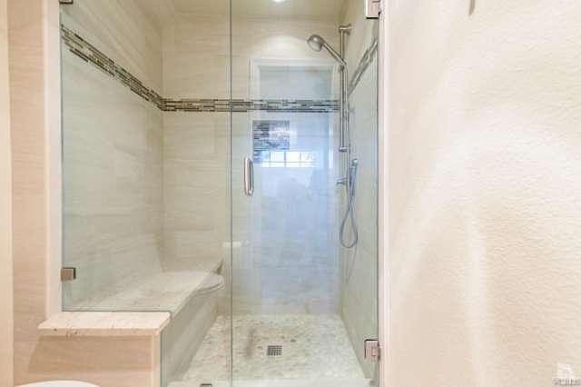 1st image of 3045 E Hillcrest Dr