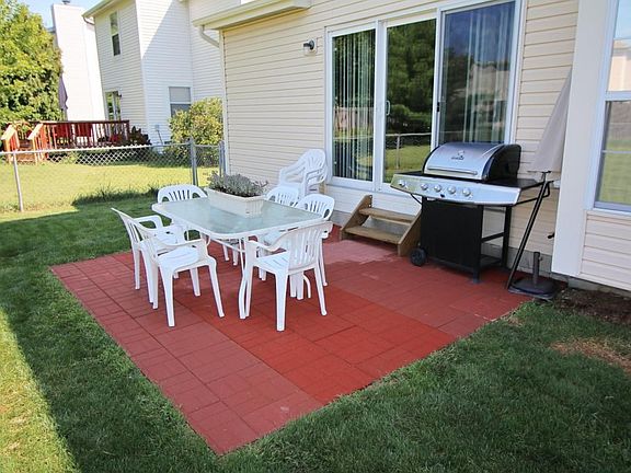 5th image of 3015 Castlebrook Ave