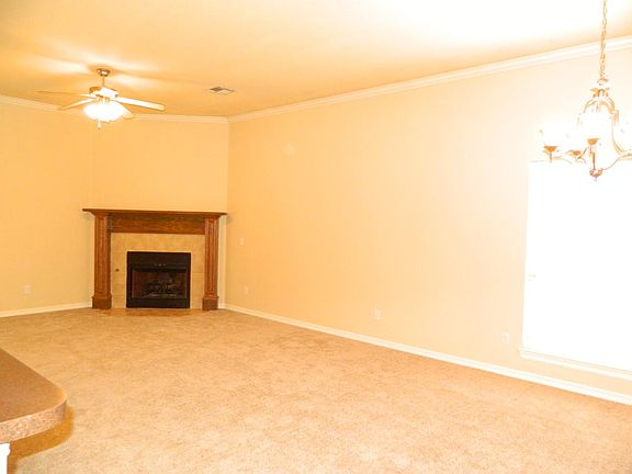 5th image of 1305 Cedar Creek Dr