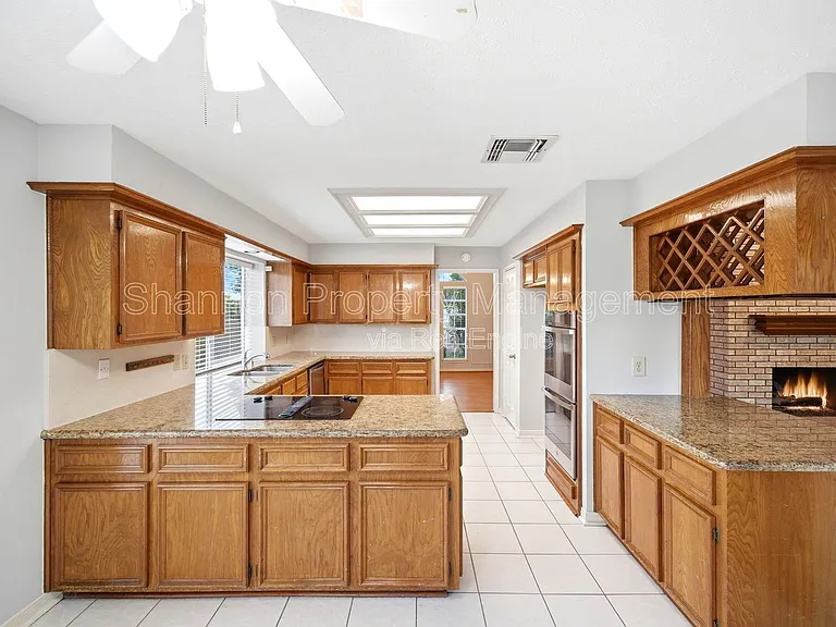 15911 Moon Rock Dr — Photo 17