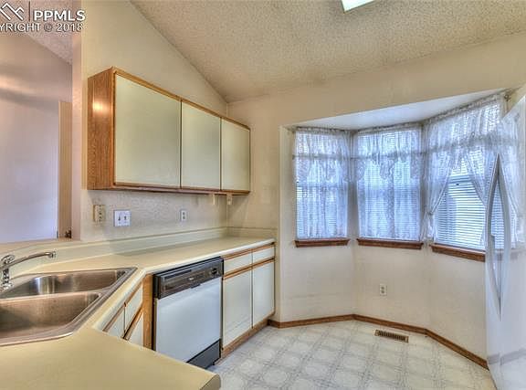 5th image of 8280 Telegraph Dr