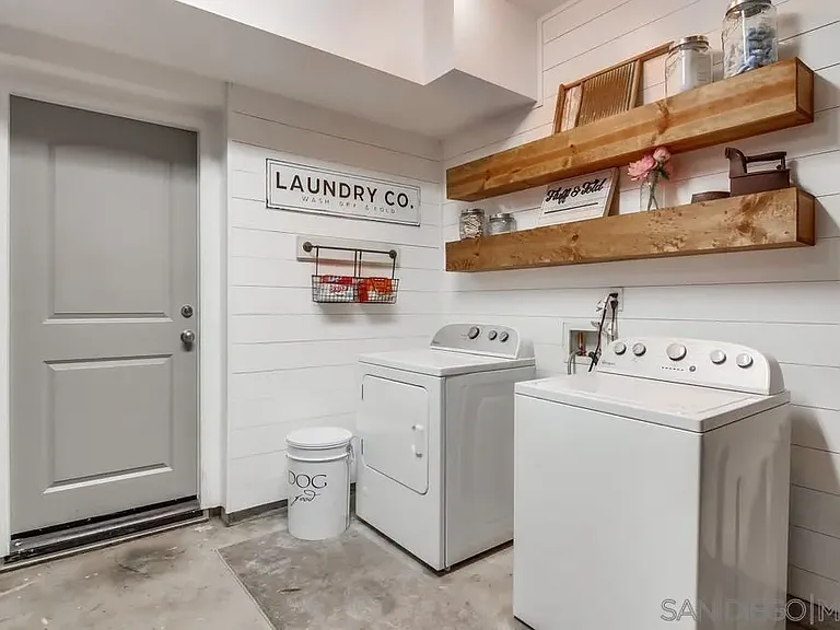 1423 Shearwater St #2 — Photo 36
