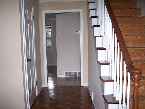 5th image of 1324 Bybee Ave