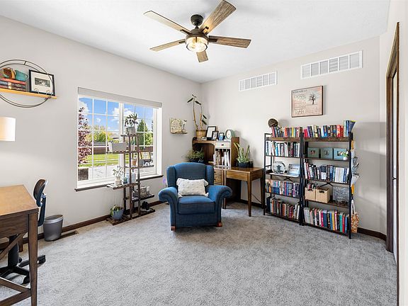 4th image of 1631 Tanglewood Ln