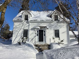 104 Patrick St, Orillia, ON L3V5L5