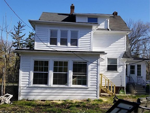 3rd image of 14518 Superior Rd