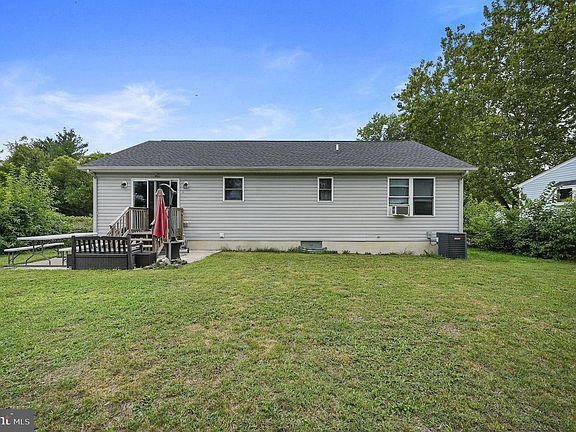 3rd image of 407 David Hall Rd