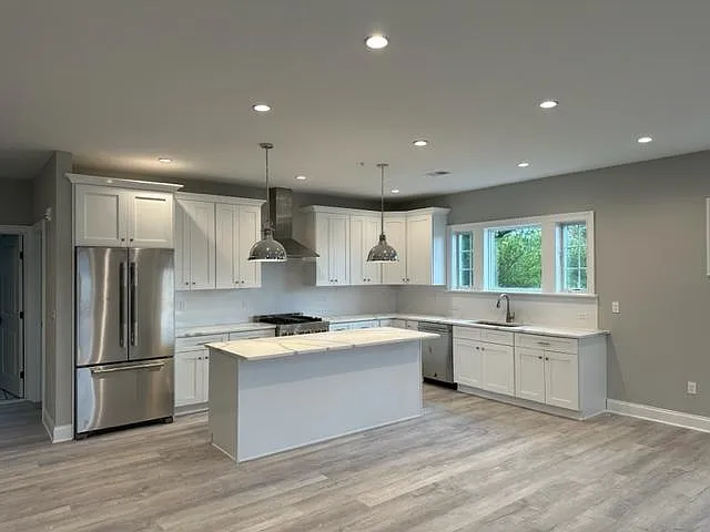21 N Main St — Photo 3
