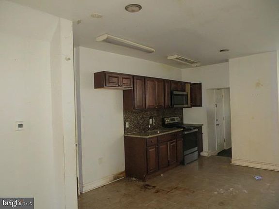 4th image of 3902 W Garrison Ave