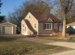 108 W North St, Cambridge, IL 61238