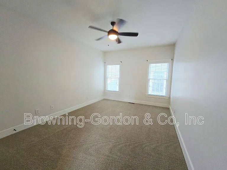 4017 Elkins Aly — Photo 20