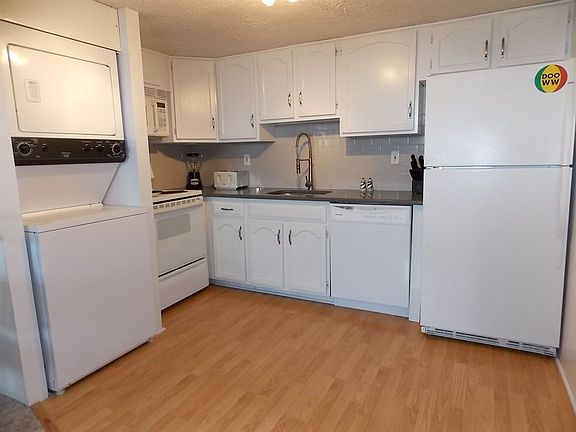 5th image of 1900 Boardwalk Unit 709