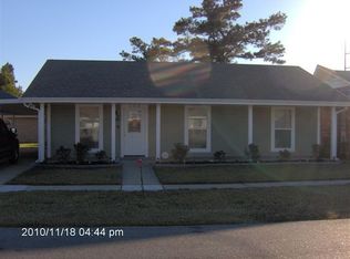 208 W Saint Jean Baptist St, Chalmette, LA 70043