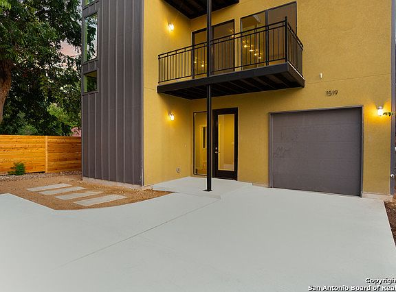 2nd image of 133 Lotus Ave
