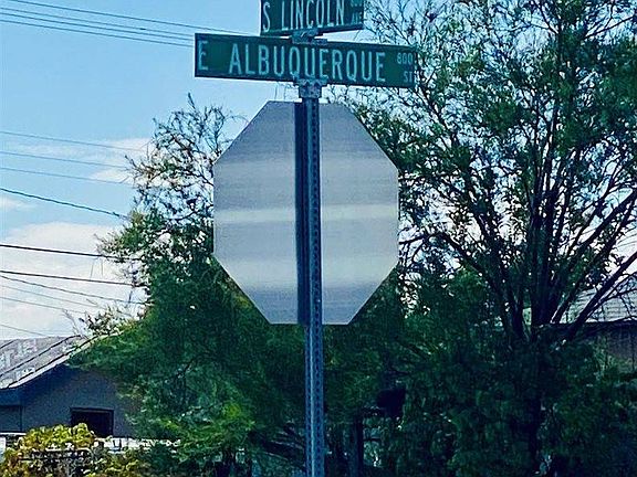 5th image of 407 E Albuquerque St