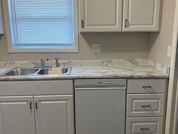 2nd image of 532 Bright Ave APT 3