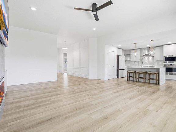 5th image of 6419 W 32nd Ave