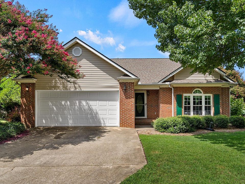 1st image of 11 Cherry Cove Ln