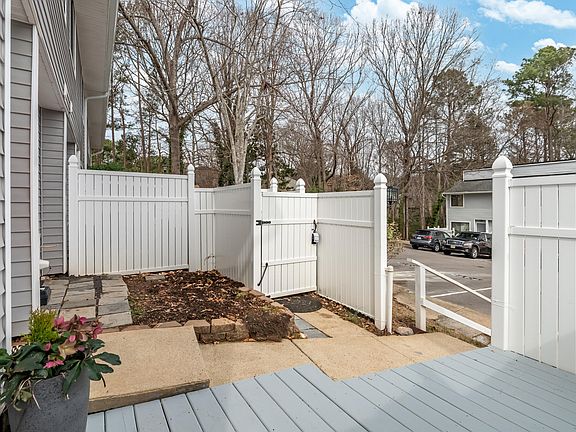 3rd image of 7377 Sandy Creek Dr