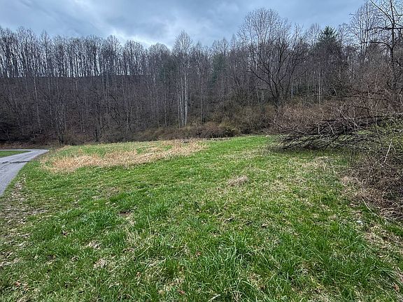 2nd image of 4044 Falls Run Rd