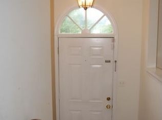 4247 Sleepy Lake Dr, Fairfax, VA 22033