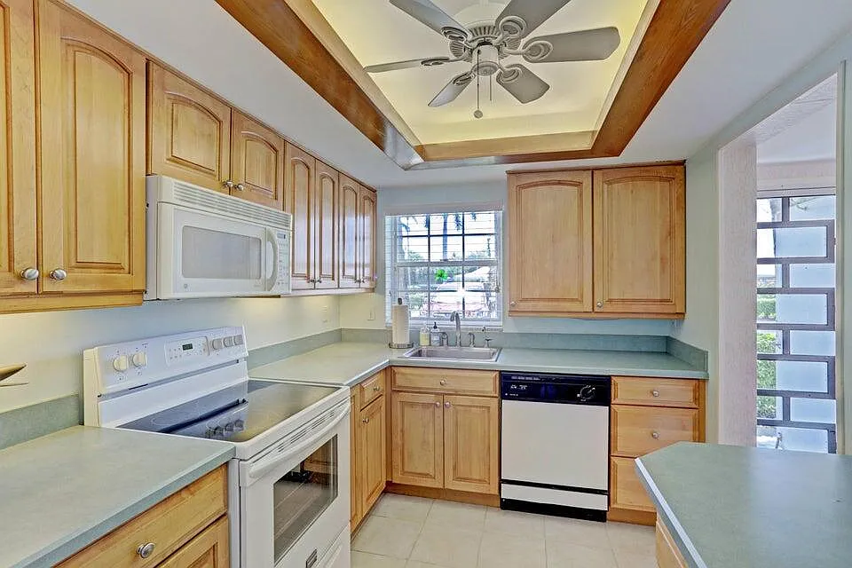 2 bed, 2.0 bath, 1143 sqft, $2,675 — Photo 4