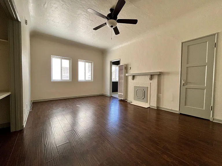 512 N Alexandria Ave — Photo 13