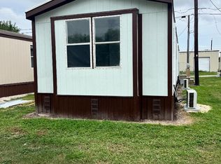 2432 W Austin St #16, Pt Lavaca, TX 77979