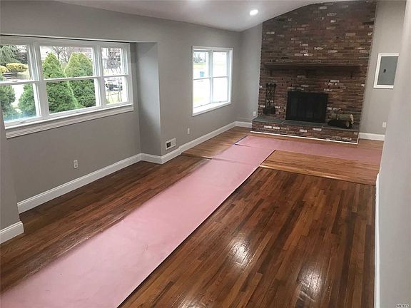2nd image of 25 Linda Ln