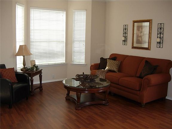 3rd image of 11432 Balcones Dr
