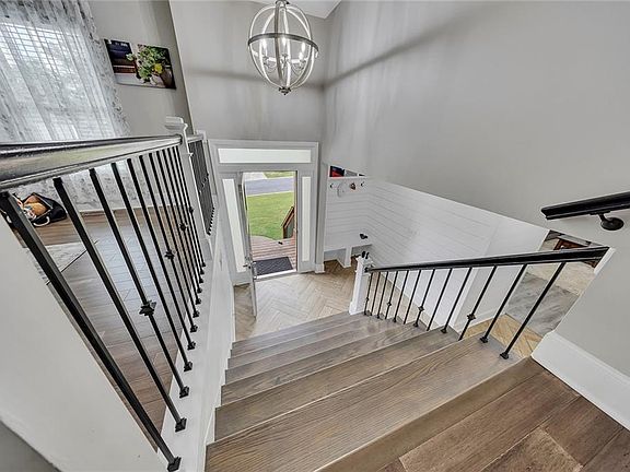 3rd image of 416 Christina Way