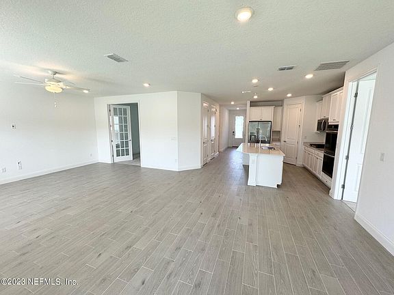 3rd image of 1522 STILLWATER Boulevard