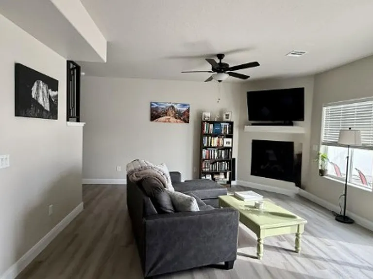 668 E Fiddlers Canyon Rd #11 — Photo 5