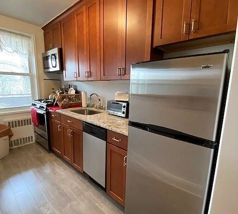 4th image of 325 King St APT 2L