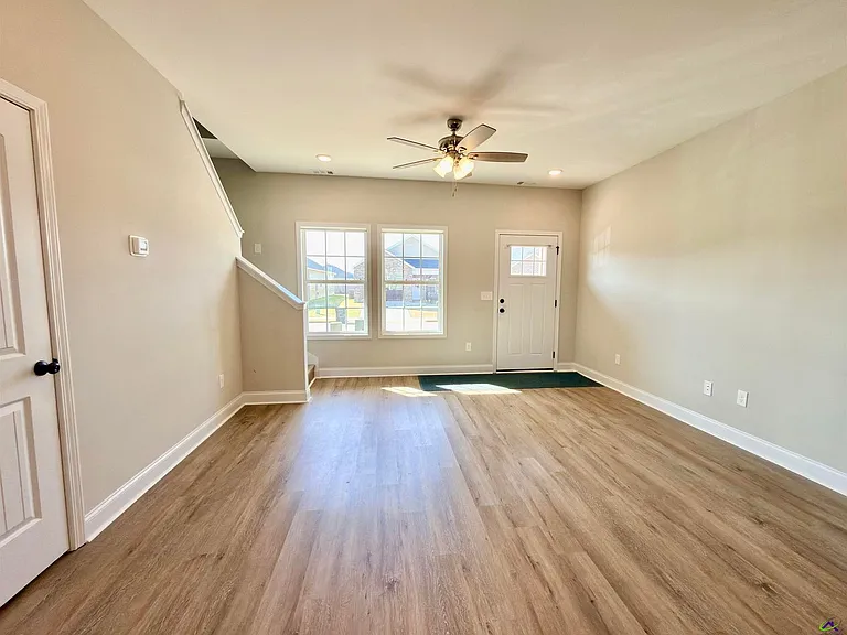 212 Beau Claire Cir — Photo 22
