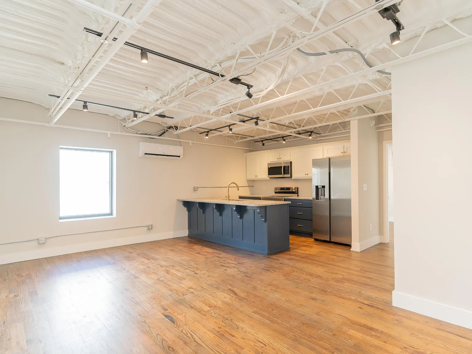 1 bed, 1.0 bath, 770 sqft, $1,650 — Photo 1