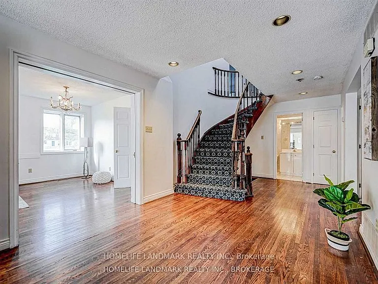 44 Frontenac Ave — Photo 5
